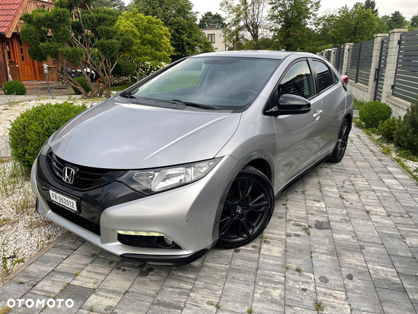 Honda Civic 1.8 i-VTEC Executive Black Edition