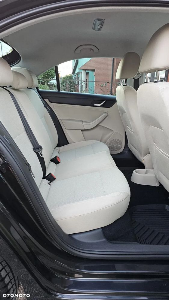 Skoda RAPID 1.4 TSI Active DSG - 19