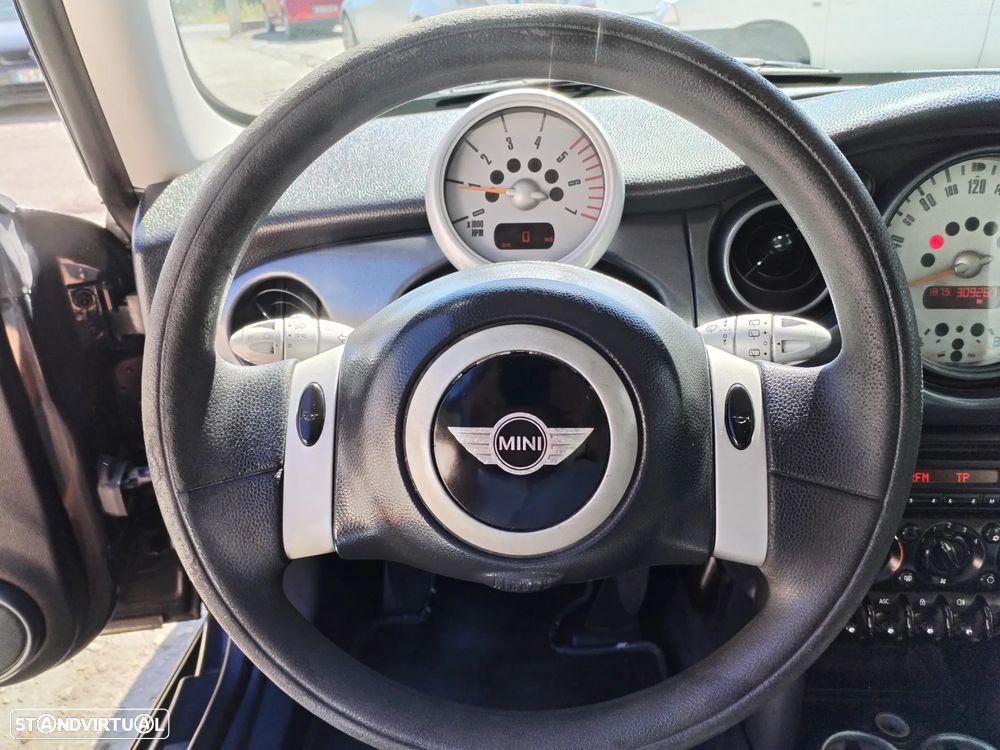 MINI 3 Portas One 1.4 D - 18