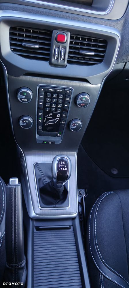 Volvo V40 D4 Summum - 12