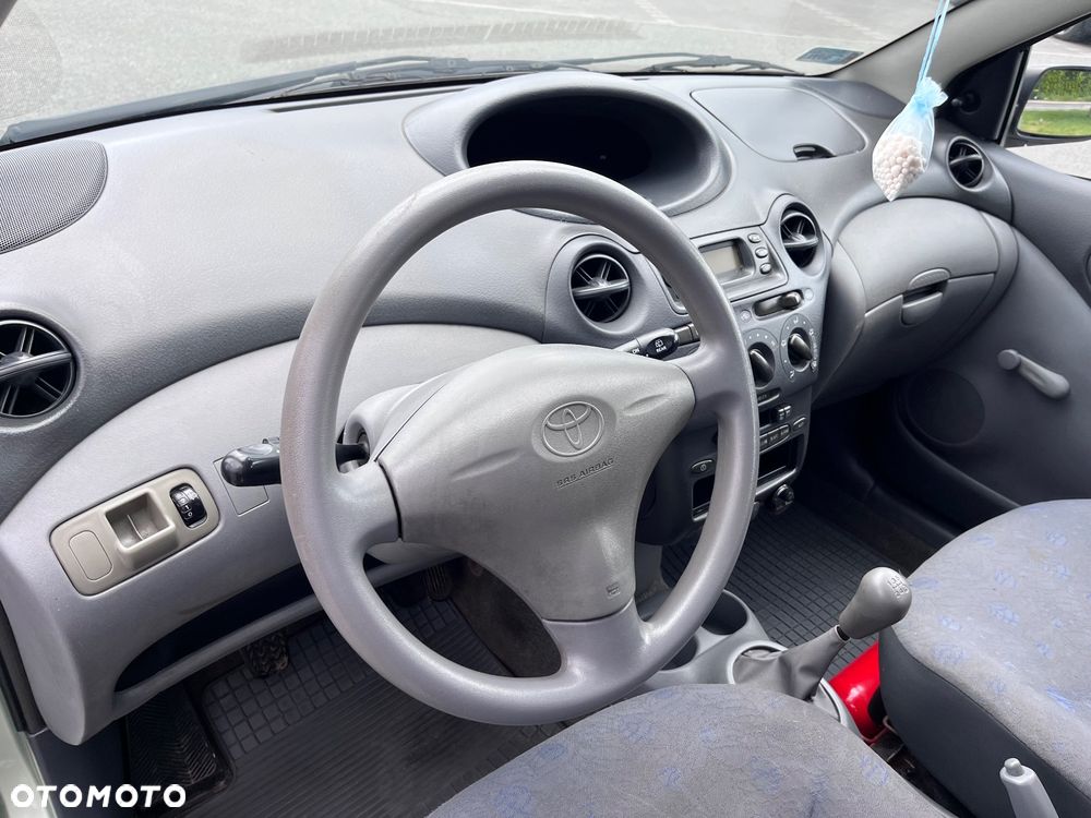 Toyota Yaris - 7