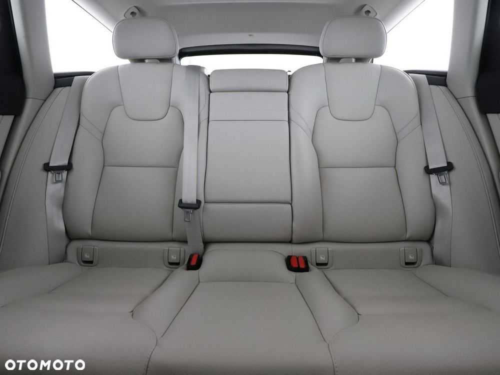 Volvo V90 Cross Country B4 D AWD Pro - 19