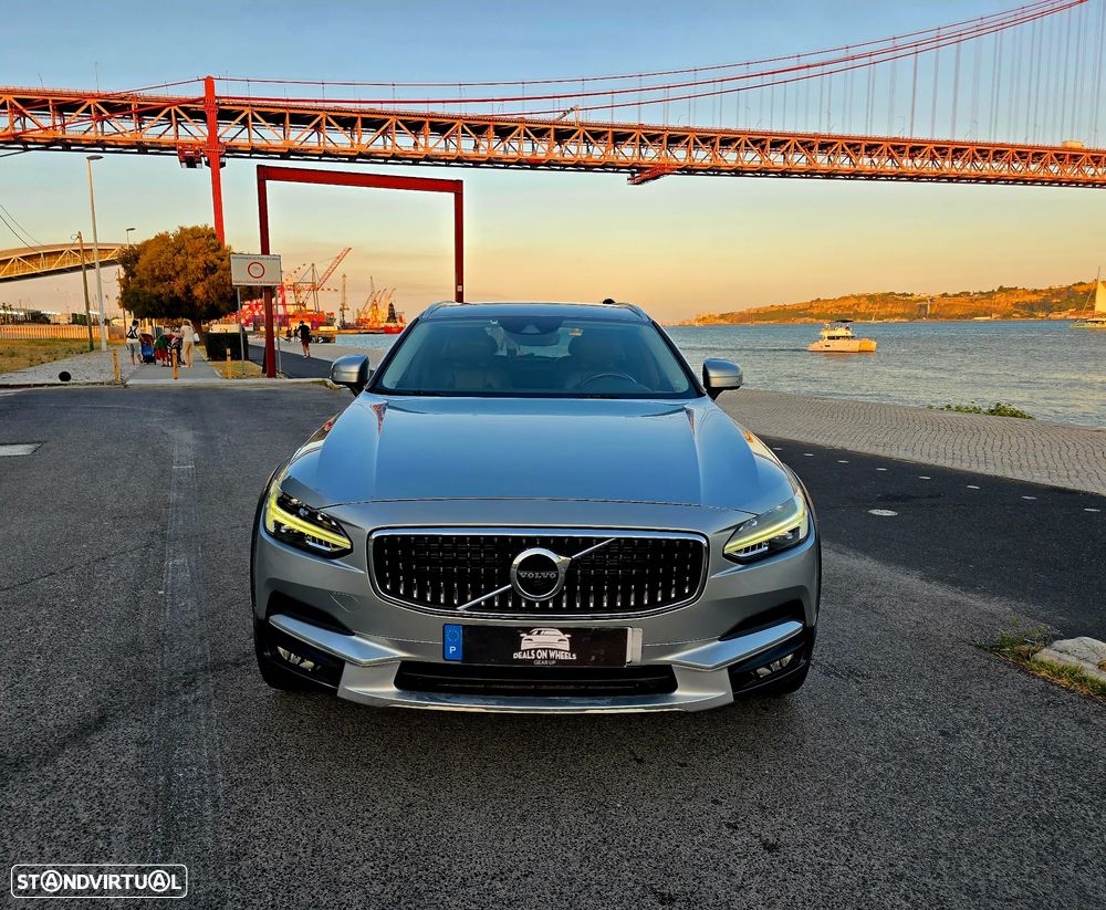 Volvo V90 Cross Country 2.0 D4 Plus AWD Geartronic - 2