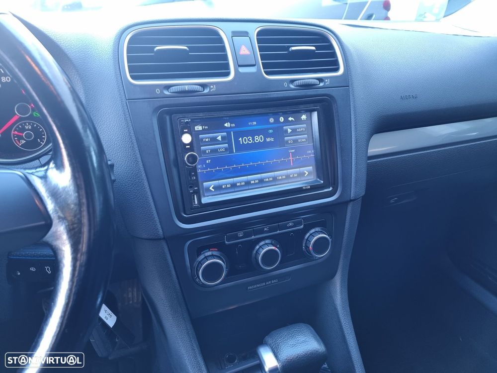 VW Golf 1.6 TDi Confortline DSG - 21