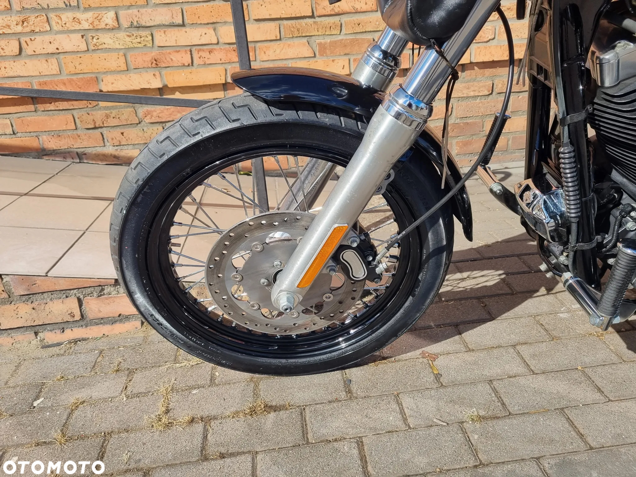 Harley-Davidson Dyna Street Bob - 14