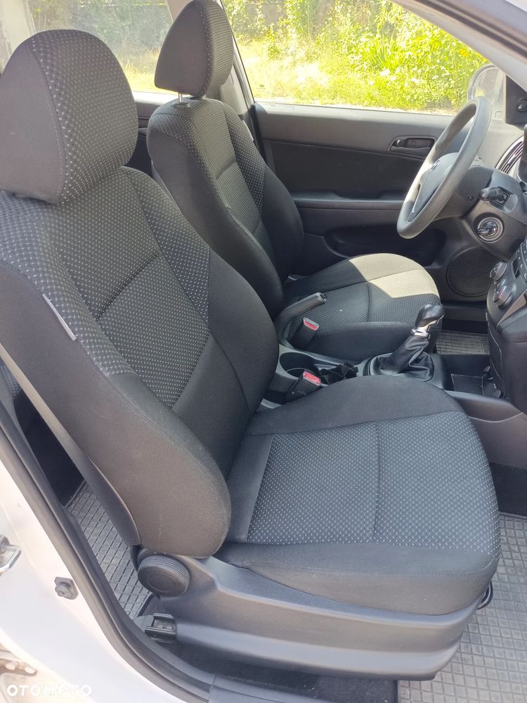 Hyundai i30 1.4 Base + World Cup - 13