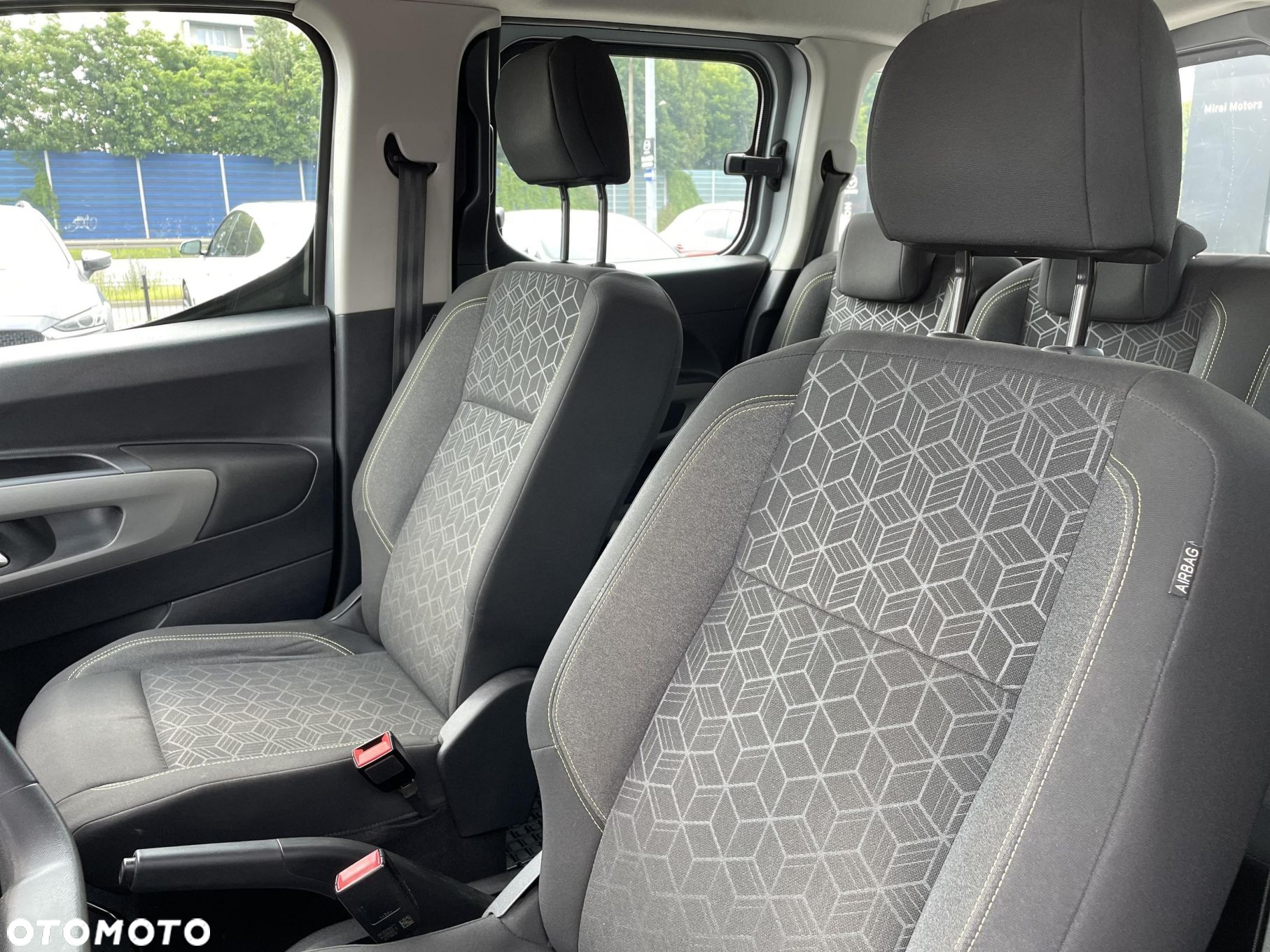 Peugeot Rifter 1.5 BlueHDI Active S&S - 11