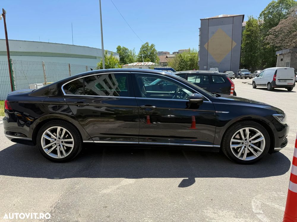 Volkswagen Passat - 11