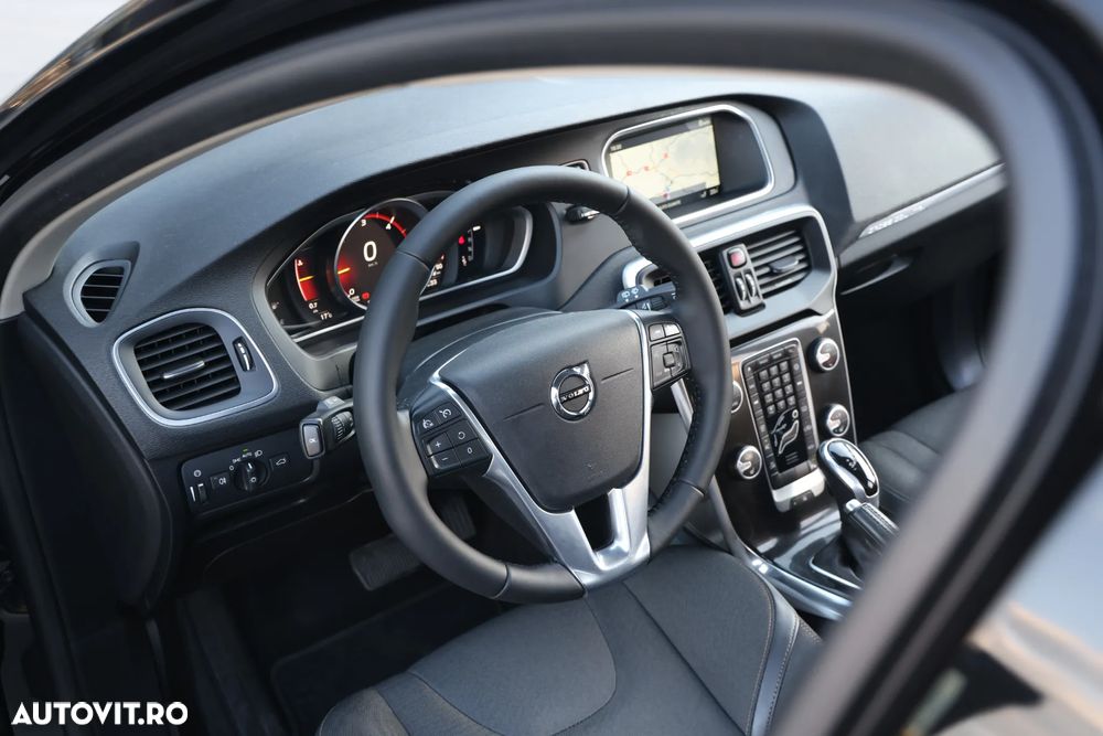 Volvo V40 D3 Geartronic Momentum - 17