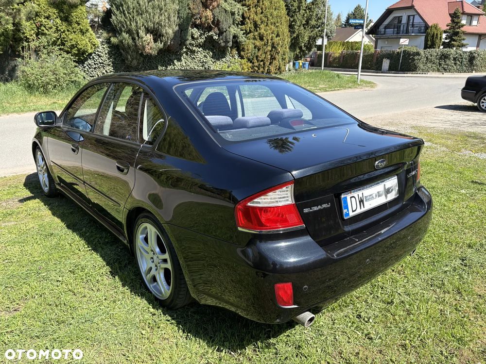 Subaru Legacy 2.0R Trend - 4