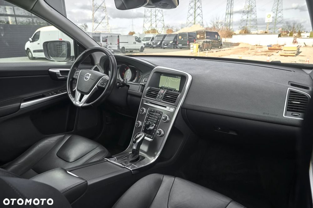 Volvo XC 60 D4 Drive-E Momentum - 27