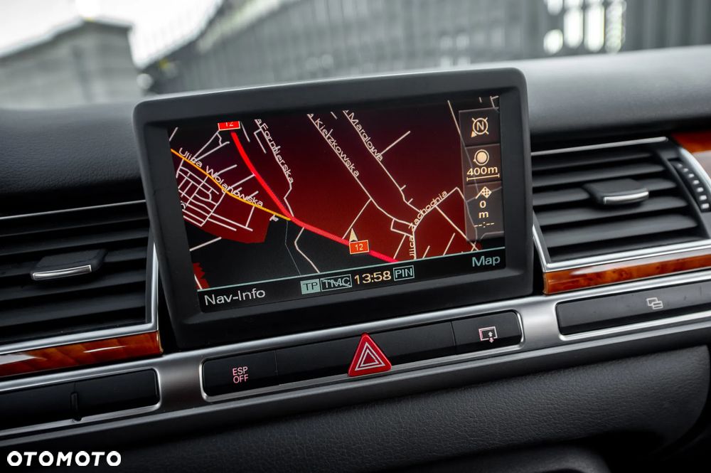 Audi A8 4.2 Quattro - 30