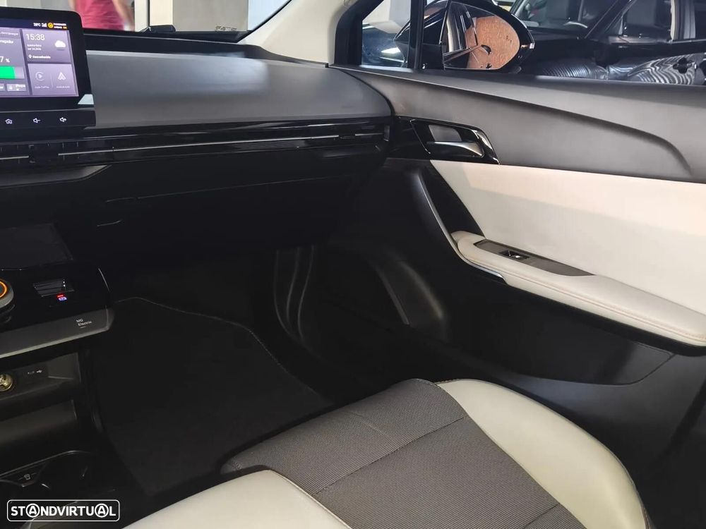 MG MG4 64 kWh Luxury - 25