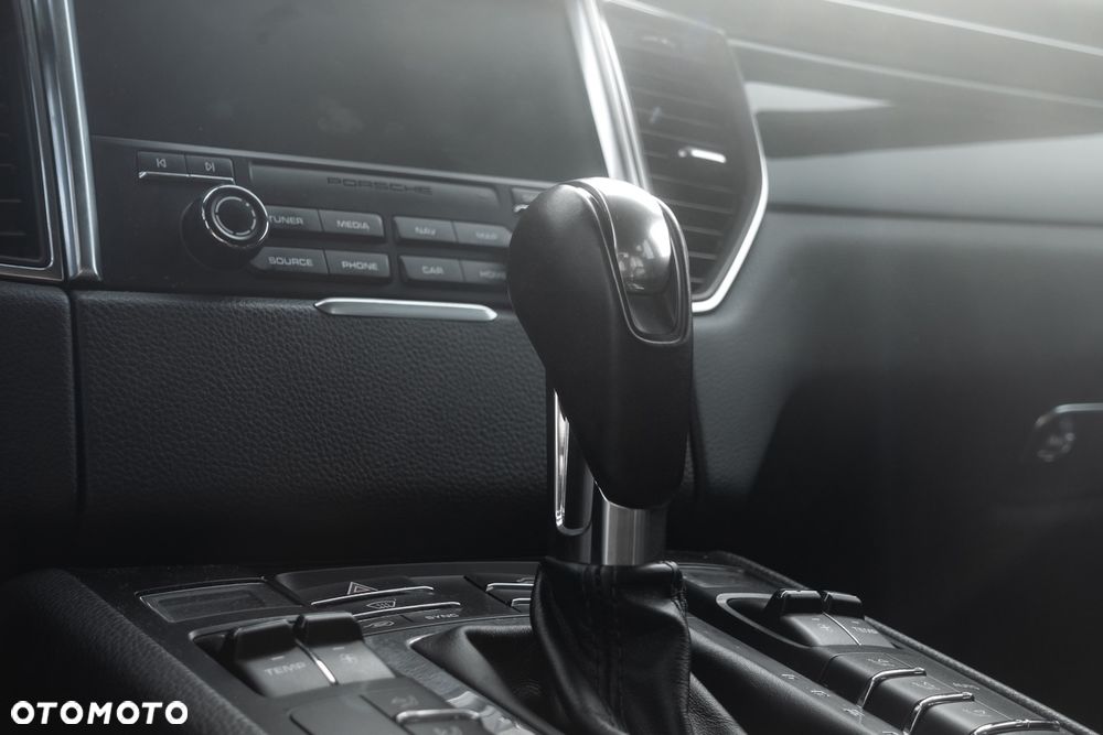 Porsche Macan S - 16