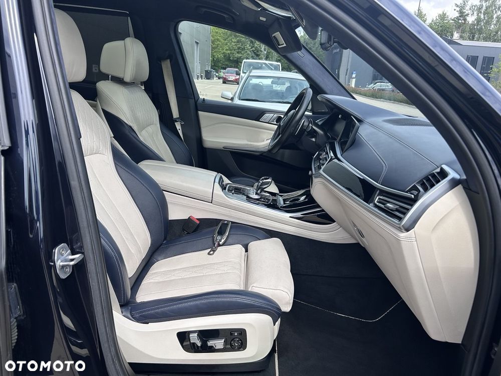 BMW X7 xDrive40i - 16