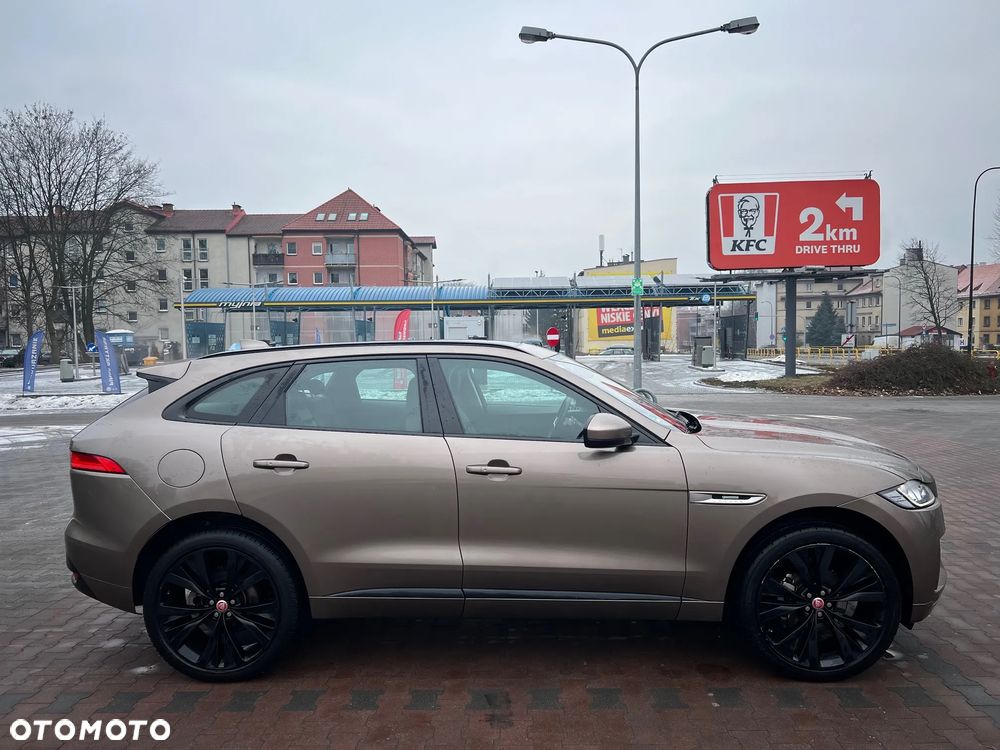 Jaguar F-Pace 20d AWD R-Sport - 4