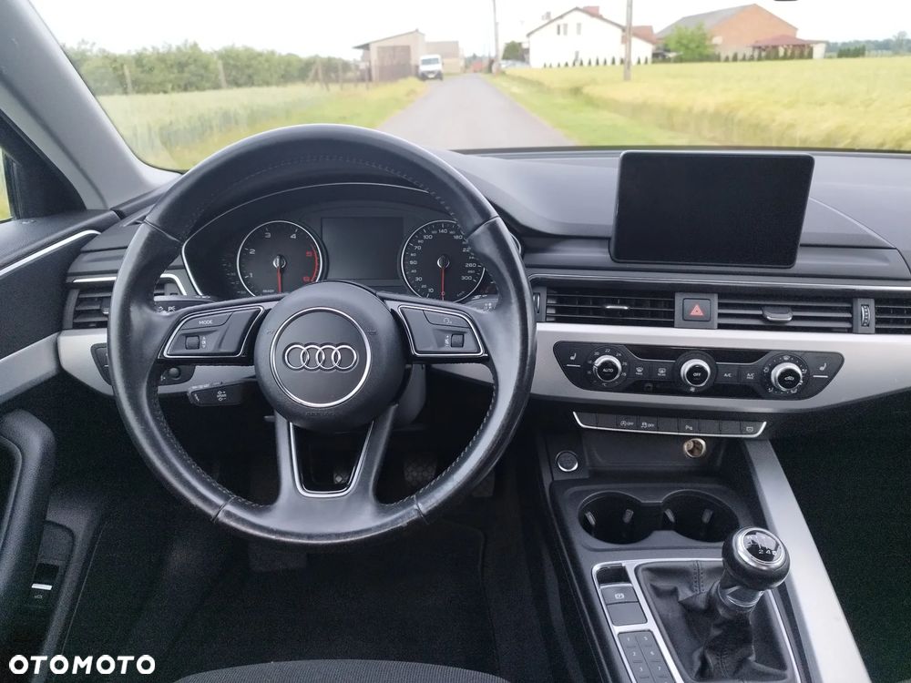 Audi A4 Limousine 2.0 TDI DPF clean diesel Ambiente - 17