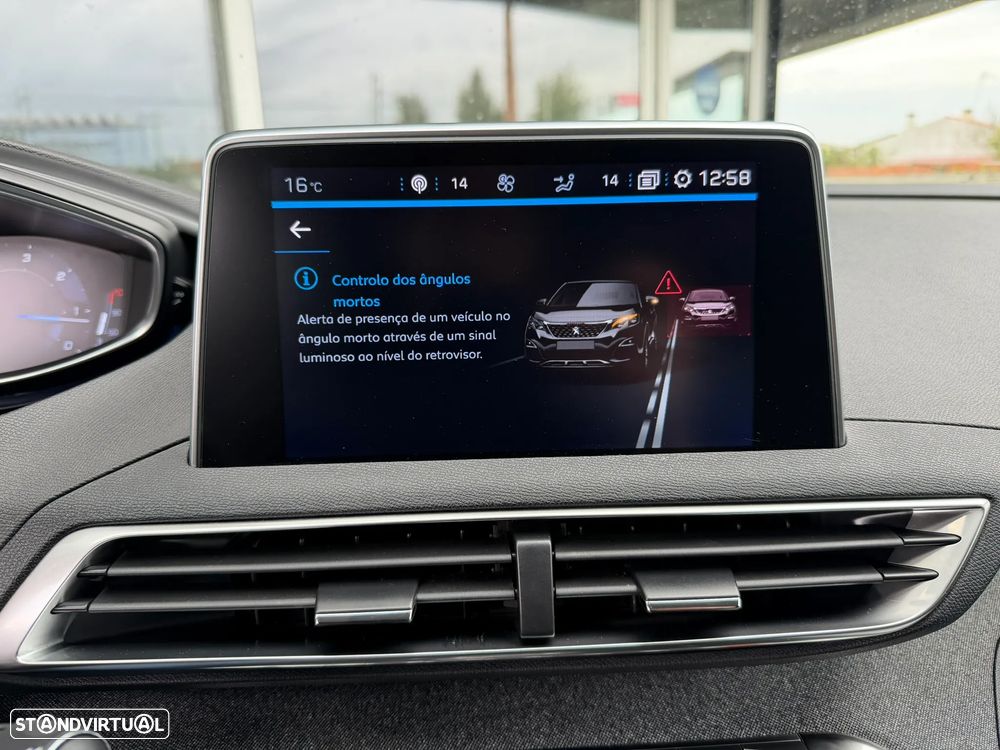 Peugeot 5008 1.5 BlueHDi Allure EAT8 - 32