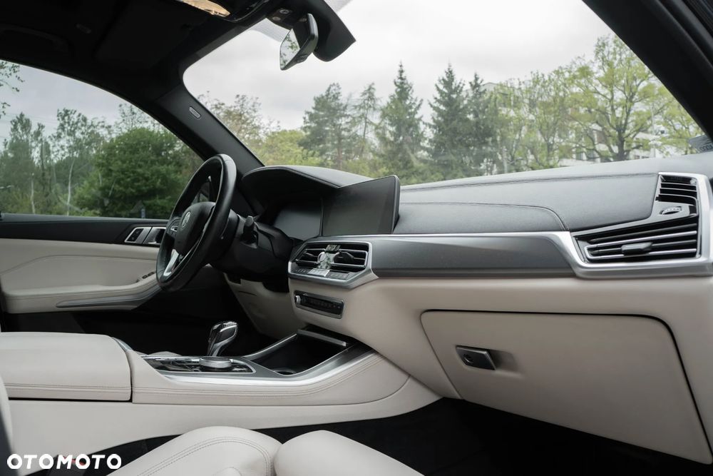 BMW X5 xDrive30d mHEV - 17