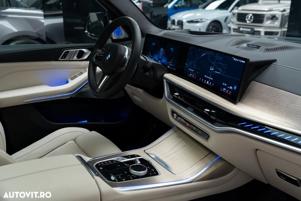 BMW X7 M60i xDrive AT MHEV - 10