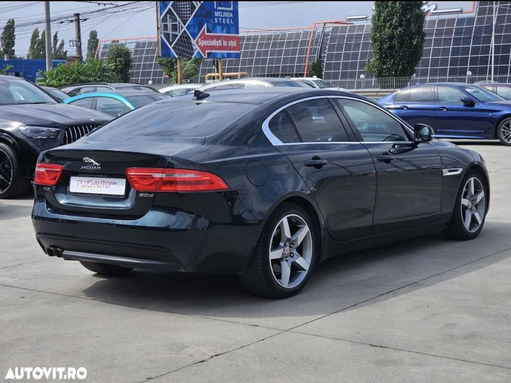 Jaguar XE 2.0 Prestige - 5
