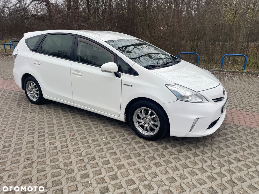 Toyota Prius+ (Hybrid) - 11
