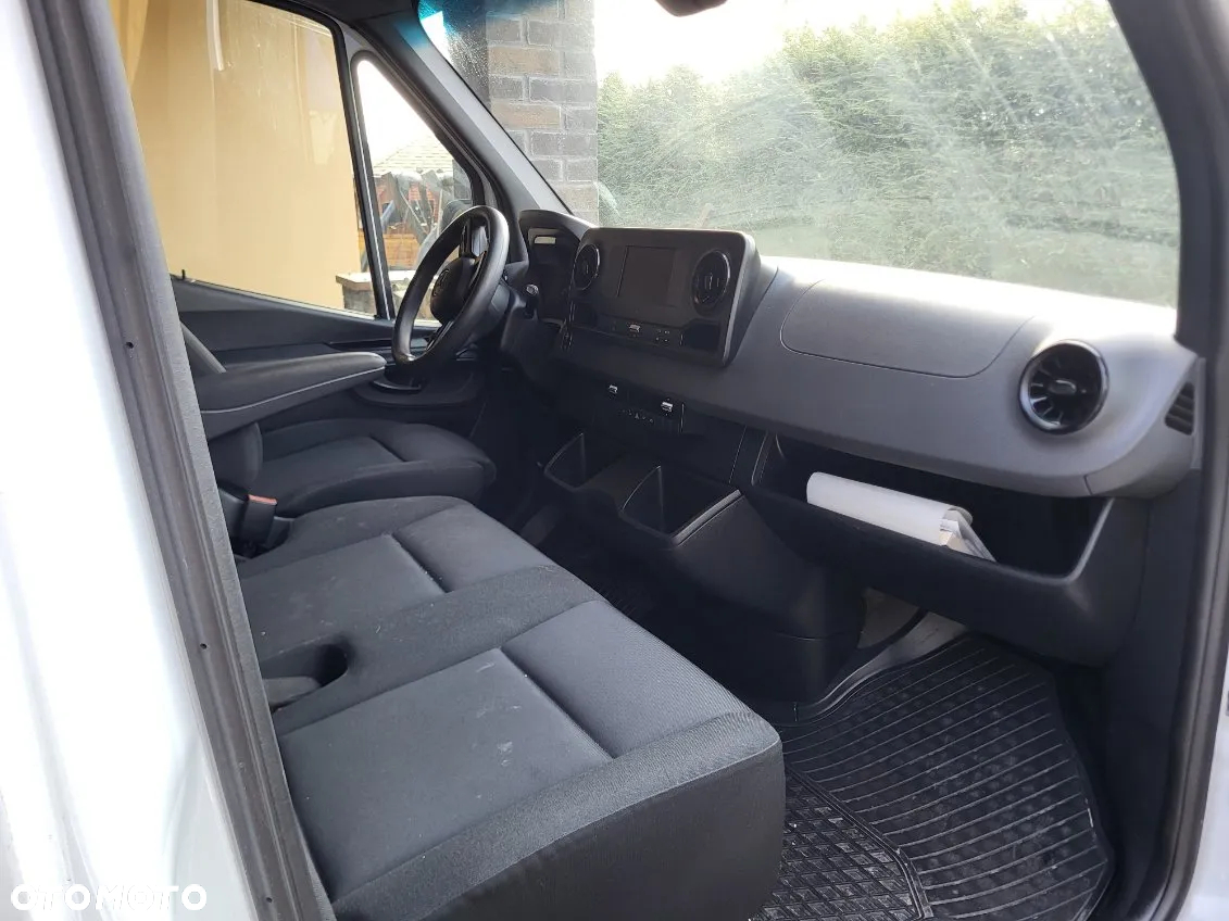 Mercedes-Benz Sprinter - 6