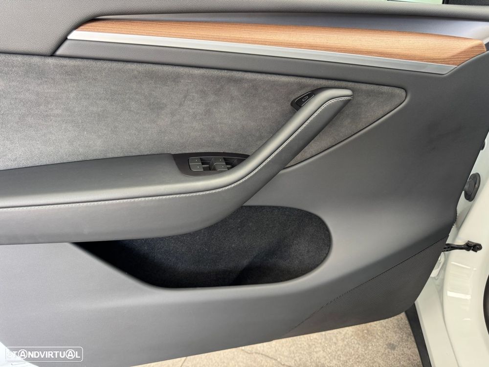 Tesla Model Y Long Range Tração Traseira - 15