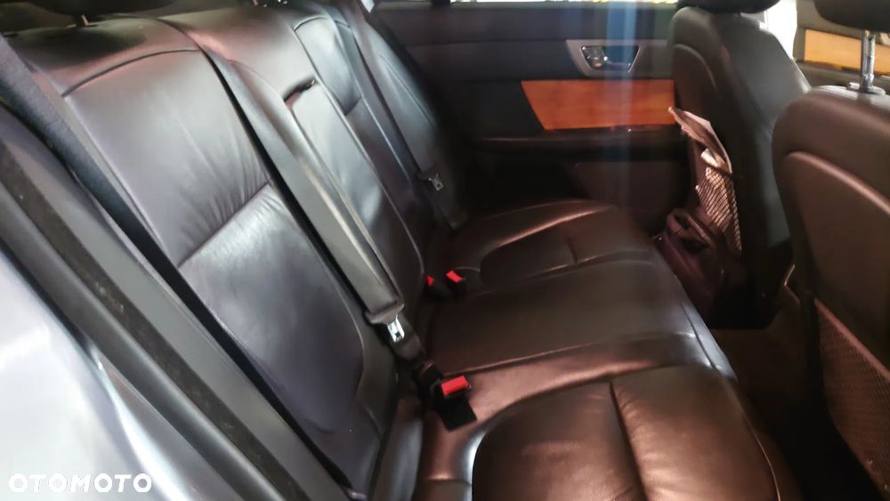 Jaguar XF 3.0 V6 Luxury - 24