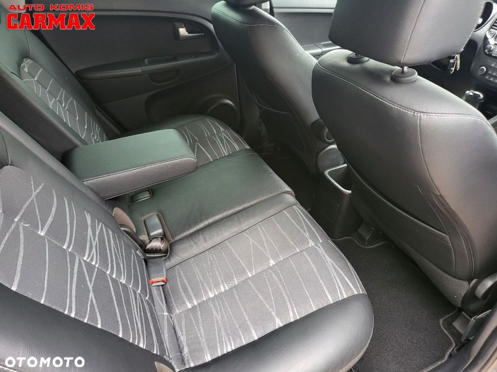 Kia Venga - 30