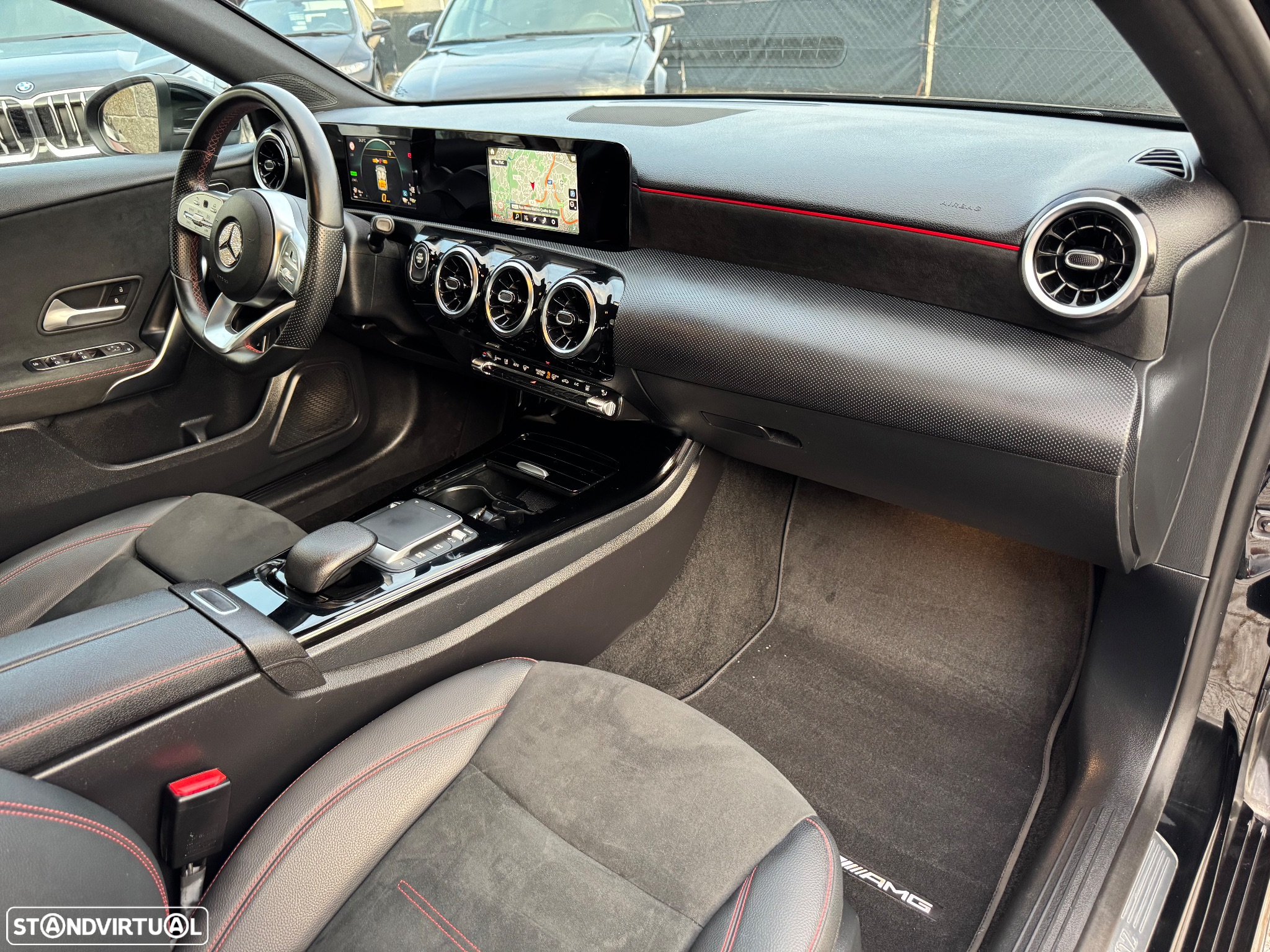 Mercedes-Benz A 250 Limousine e AMG Line - 22