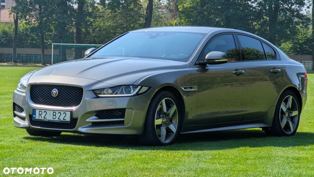 Jaguar XE 2.0 T R-Sport - 11