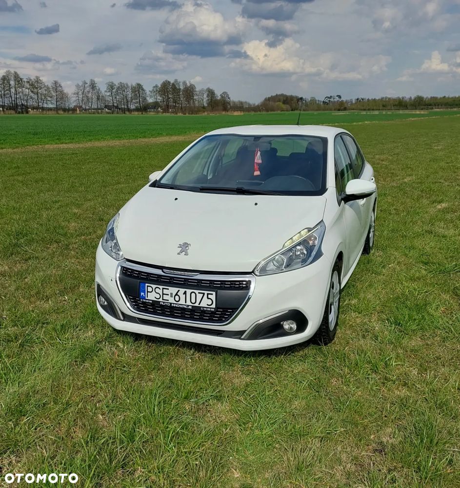 Peugeot 208 - 1
