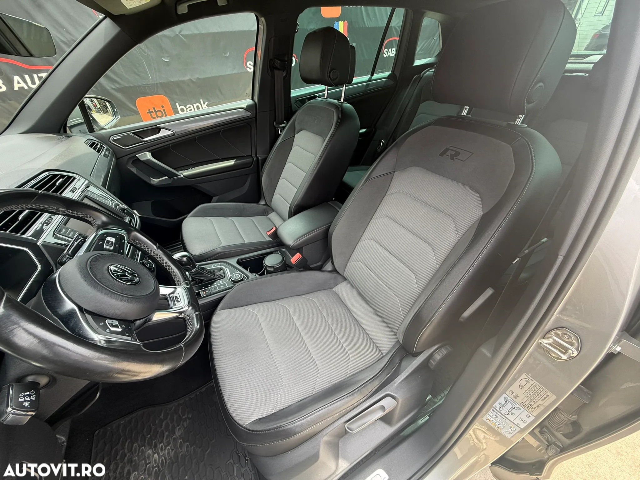 Volkswagen Tiguan 2.0 TDI SCR DSG 4Motion R-Line - 8