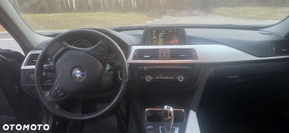 BMW Seria 3 318d Blue Performance - 14