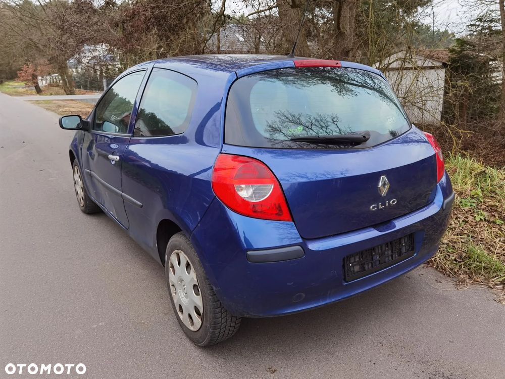 Renault Clio 1.2 16V 75 Expression - 3