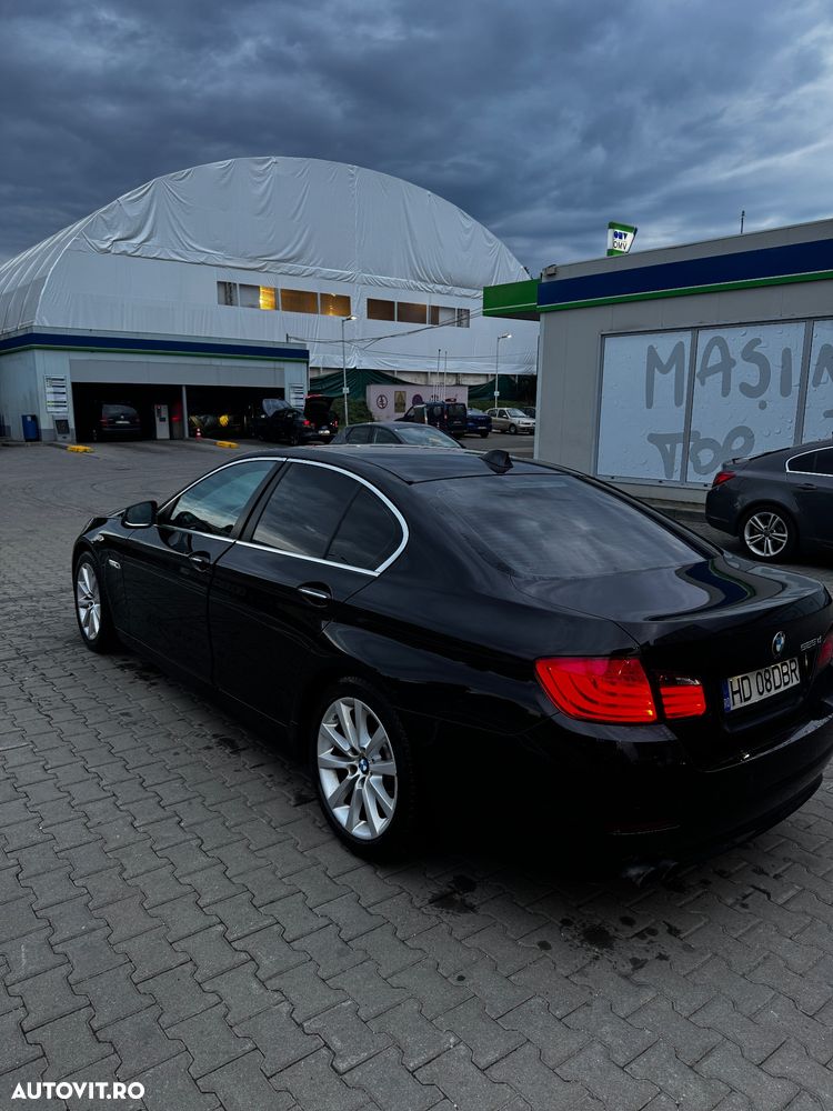 BMW Seria 5 525d - 8