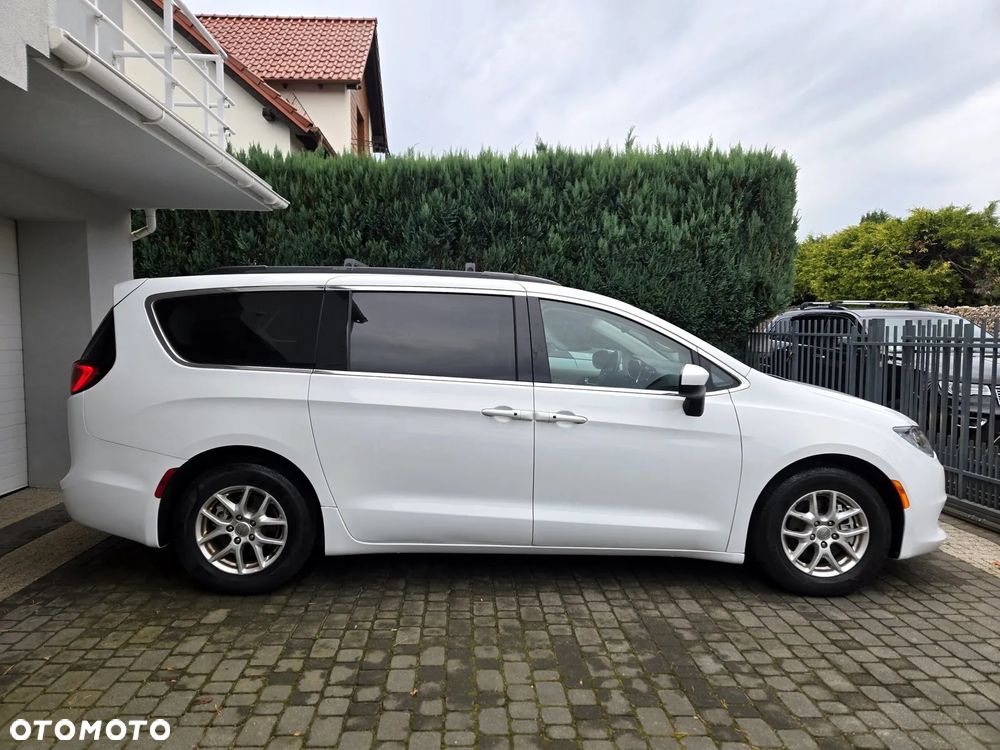 Chrysler Pacifica 2021 photo 3