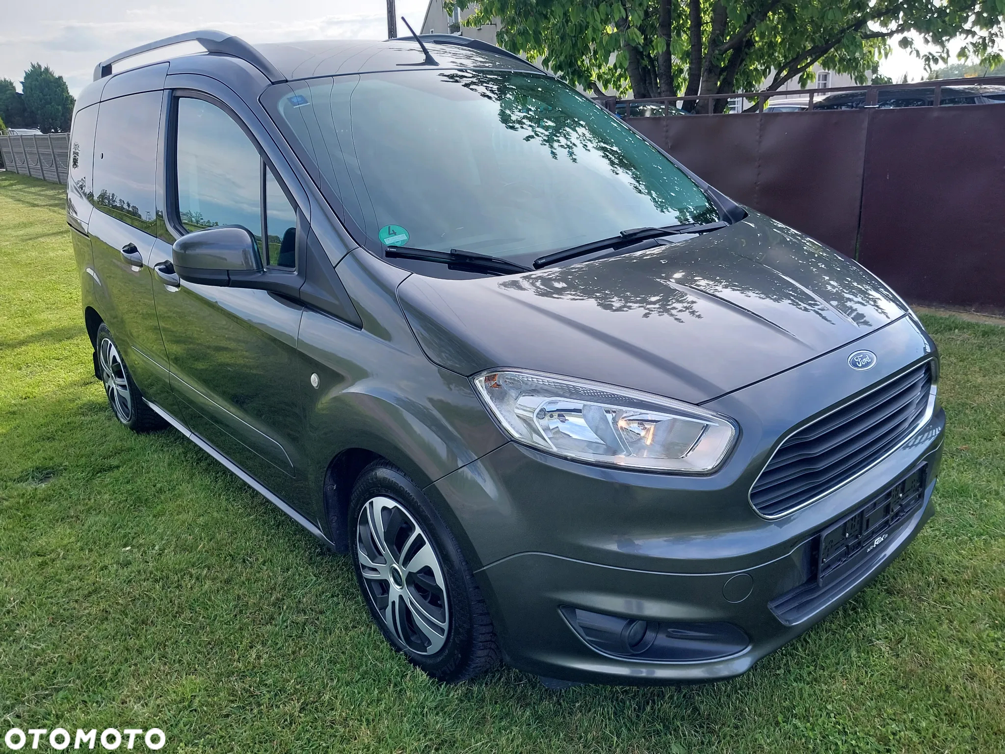Ford Tourneo Courier 1.0 EcoBoost Titanium - 2