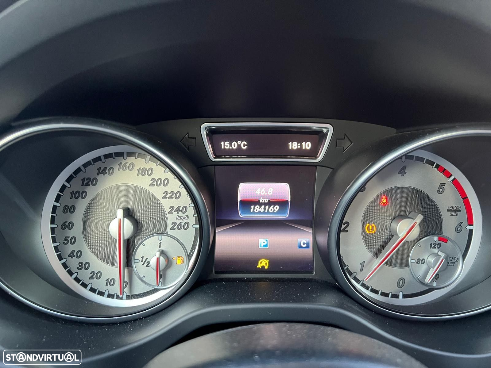 Mercedes-Benz GLA 180 CDi AMG Line - 17