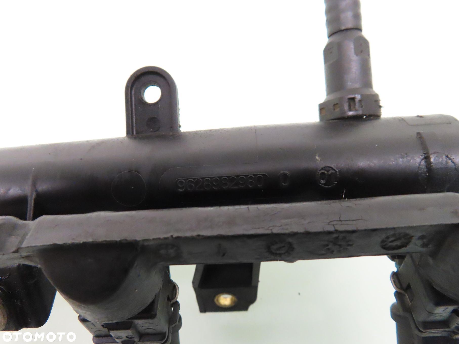 LISTWA WTRYSKOWA PEUGEOT 206 1.4 9628982980C 9638128080 - 2