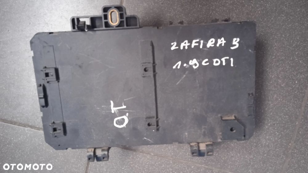Moduł BSI OPEL ASTRA H Skrzynka bezpieczników 13206759 HG 5dk00866952 - 3