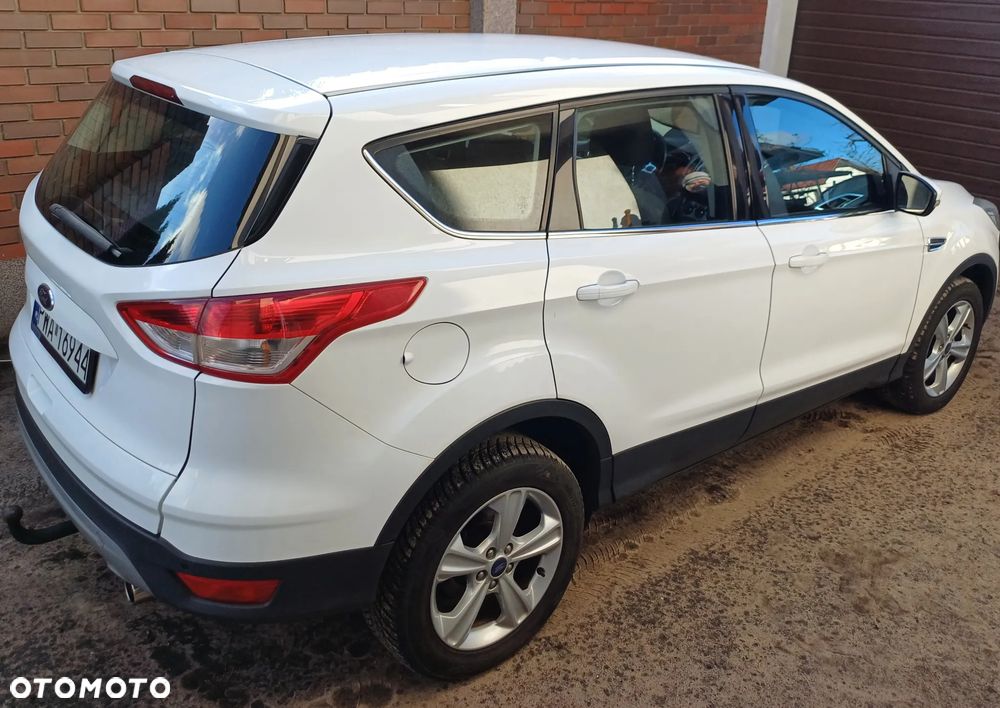 Ford Kuga 2.0 TDCi 2x4 Titanium - 5