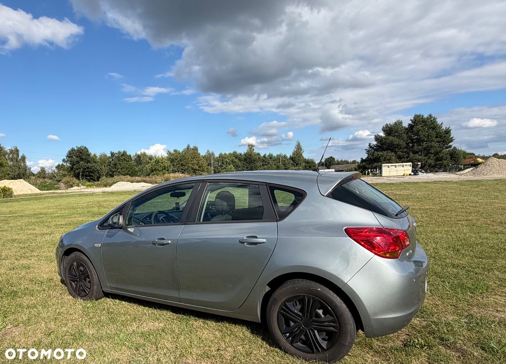 Opel Astra 1.6 - 11