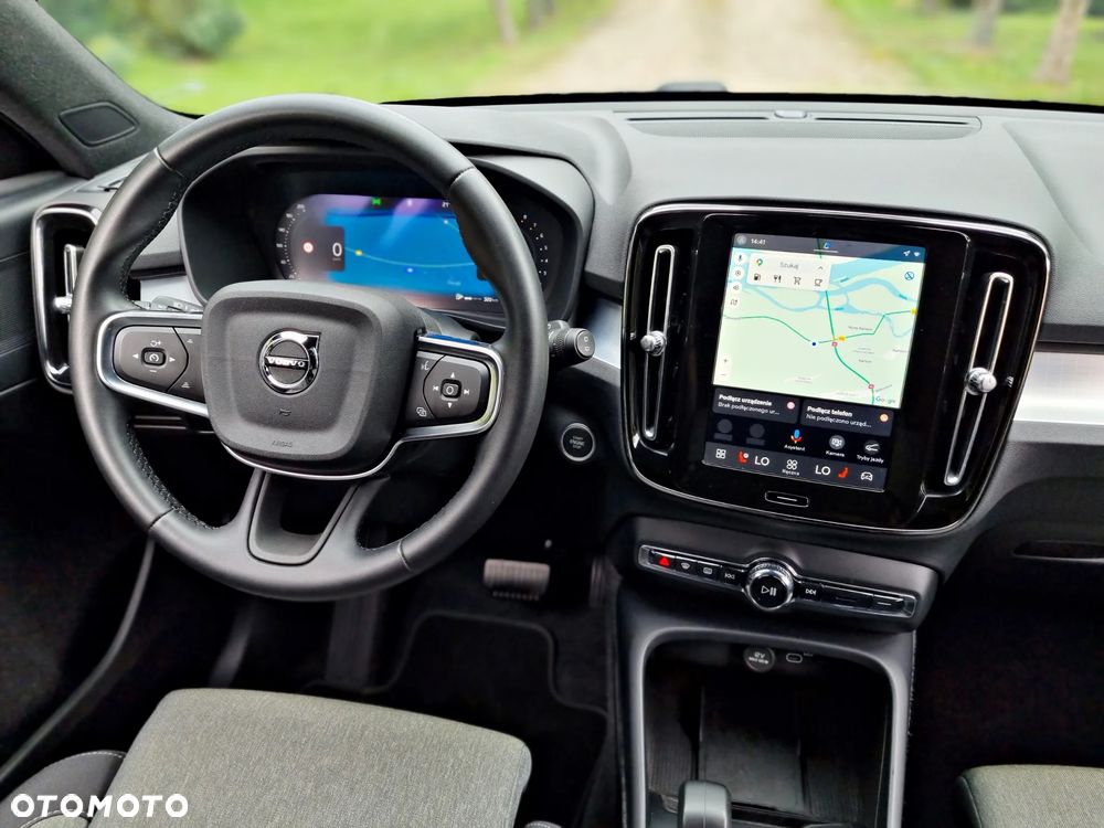 Volvo XC 40 B3 B DKG Ultra Black Edition - 17