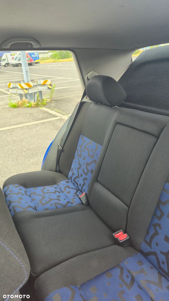 Volkswagen Golf 1.6 Comfortline - 28