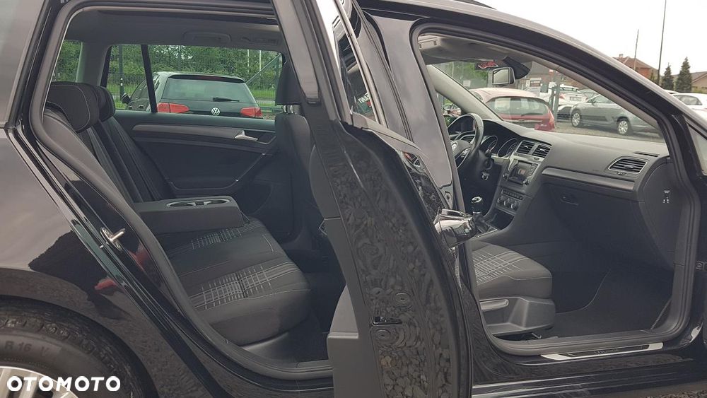 Volkswagen Golf Variant 2.0 TDI BlueMotion Technology Lounge - 28