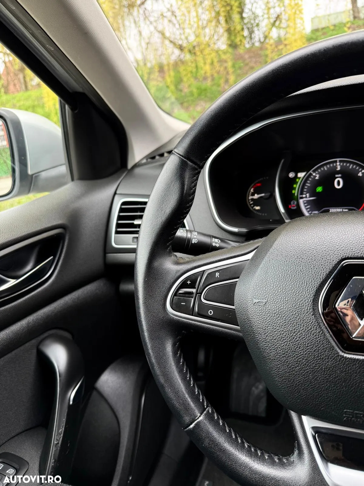 Renault Megane ENERGY dCi EDC Zen - 22