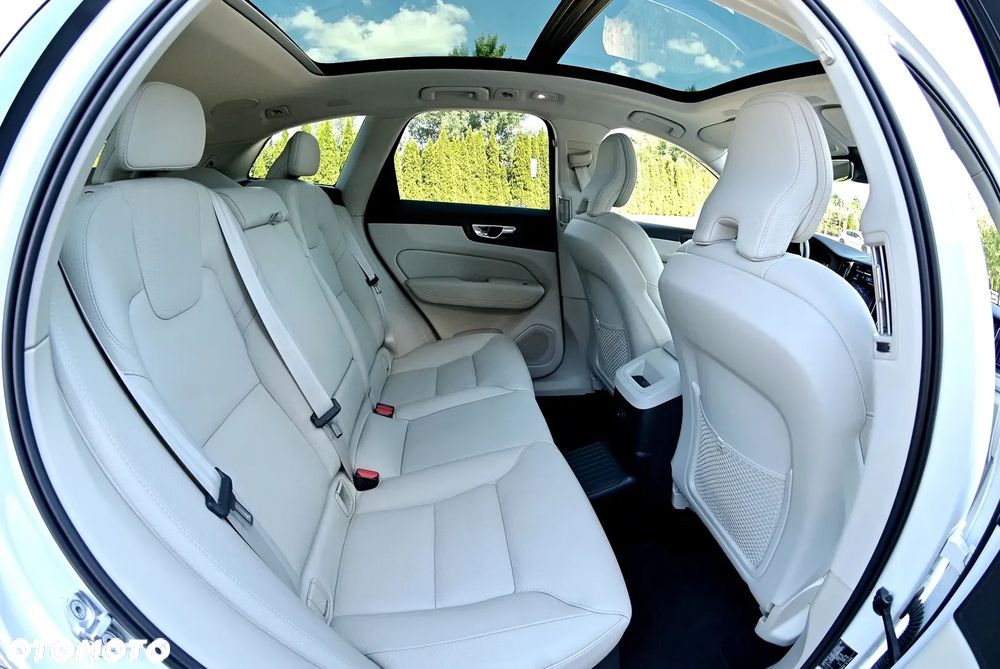 Volvo XC 60 T6 AWD Recharge Geartronic Inscription - 29