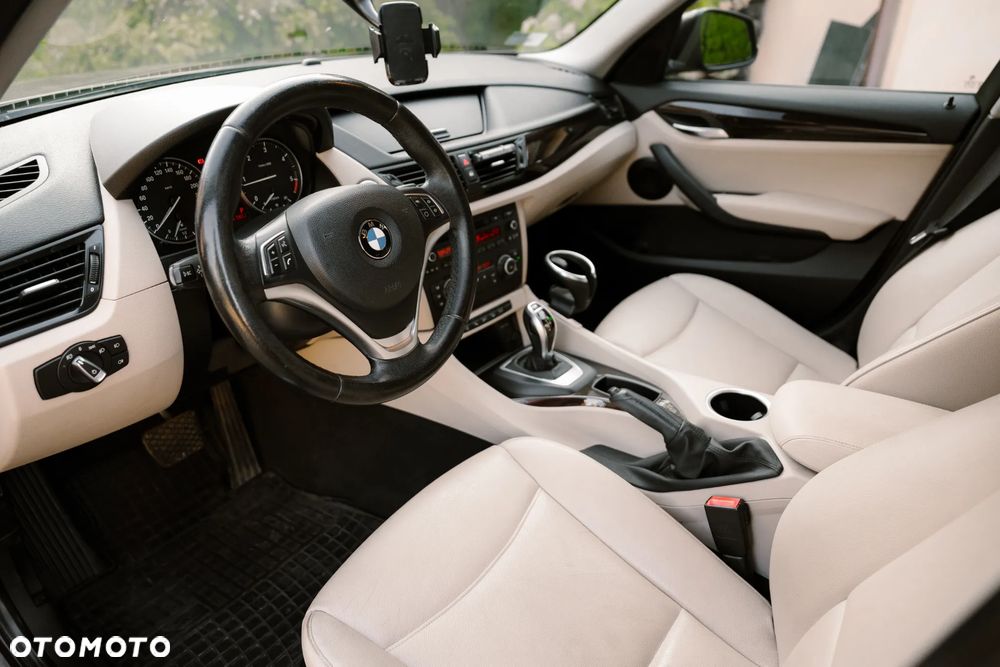 BMW X1 xDrive18d xLine - 9